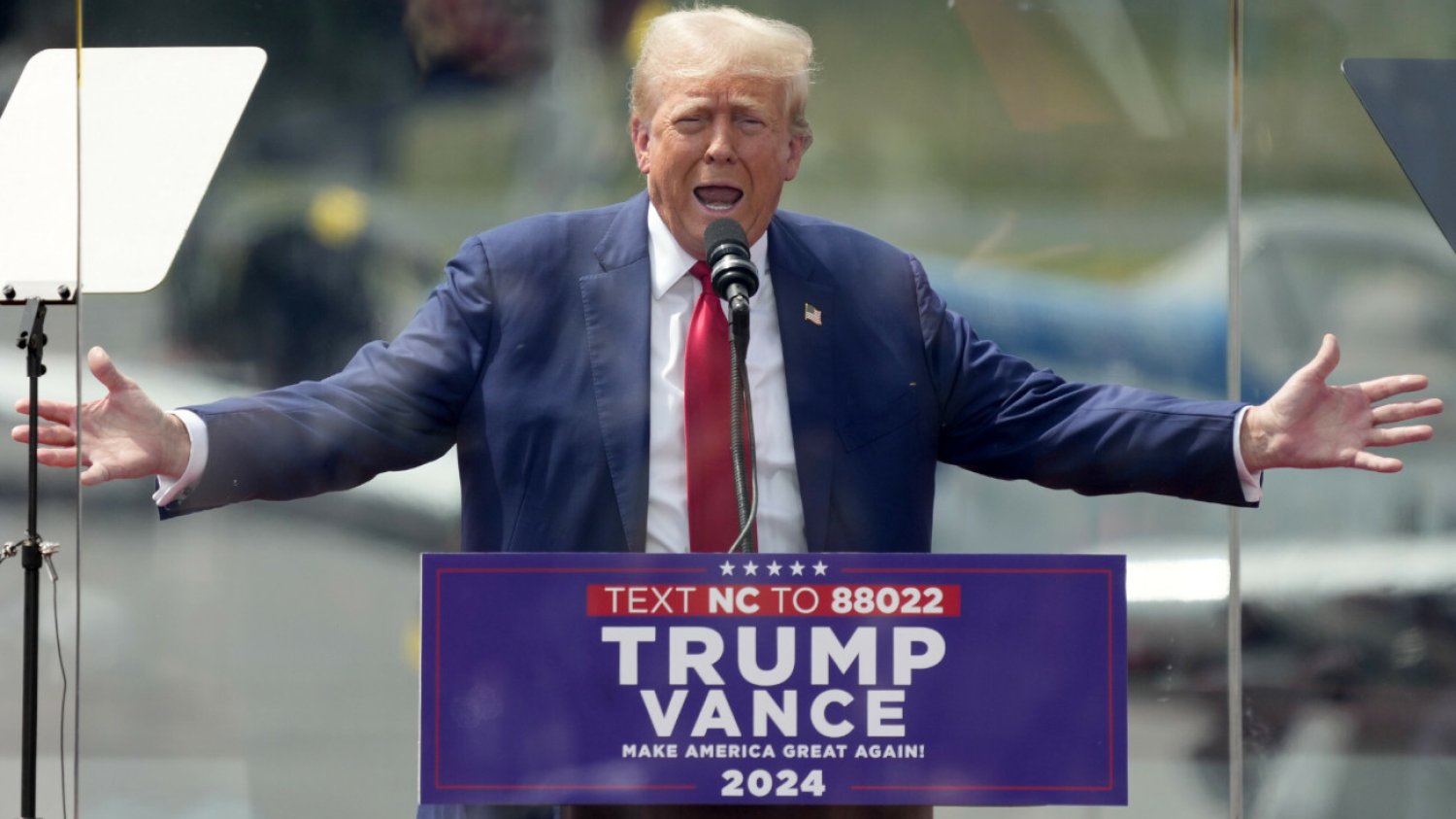 Trump niczym zbawca świata. Mówił o "kilku telefonach", które przywrócą pokój Donald Trump