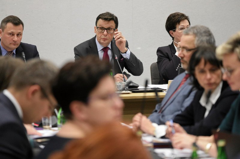 Komisja sprawiedliwości odrzuciła wszystkie poprawki opozycji do tzw. ustawy kagańcowej.