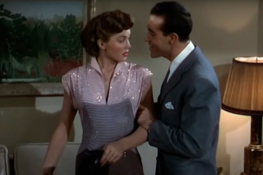 Niektóre starsze utwory, tak jak "Baby, it's cold outside", oburzają współczesnych widzów