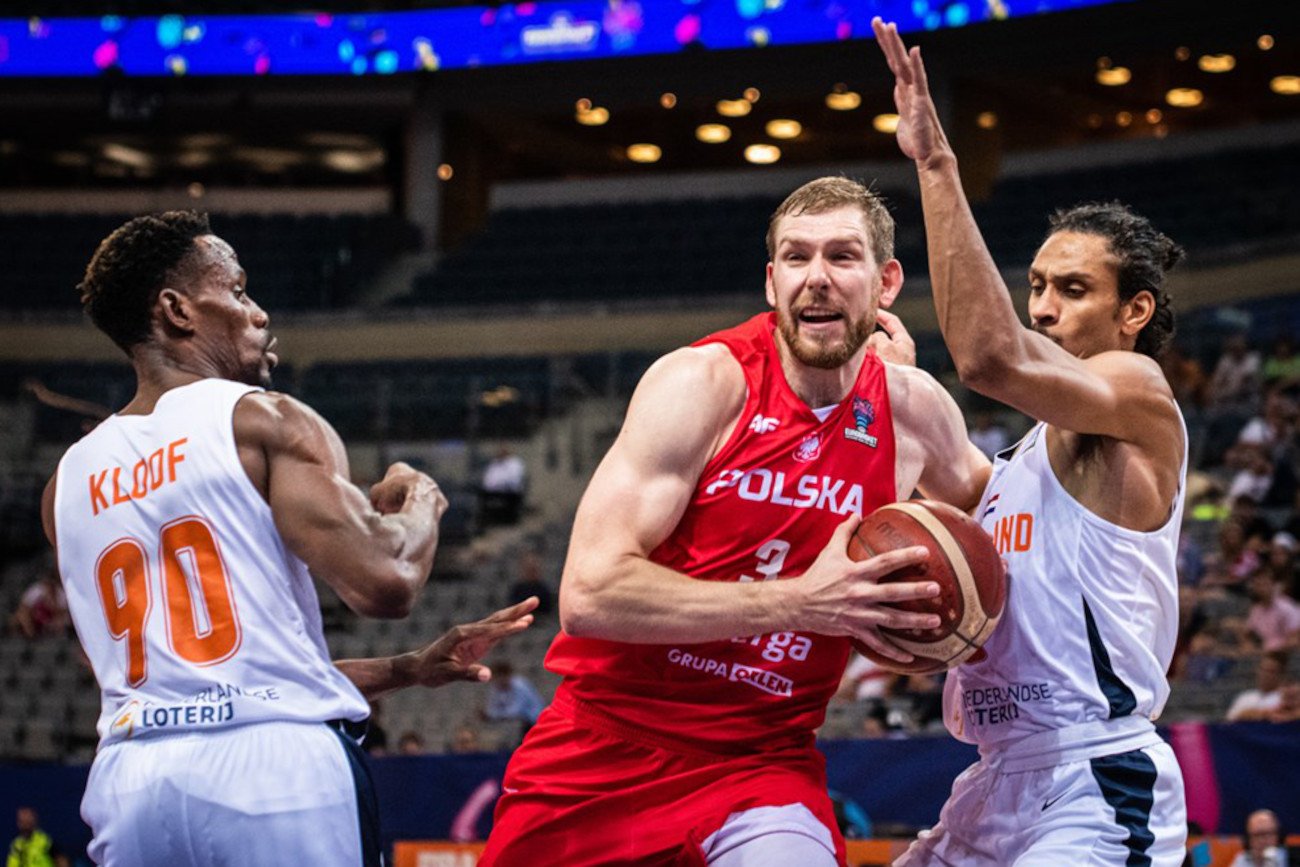 Michał Sokołowski jest jednym z najważniejszych graczy w kadrze Biało-Czerwonych podczas EuroBasketu 2022.