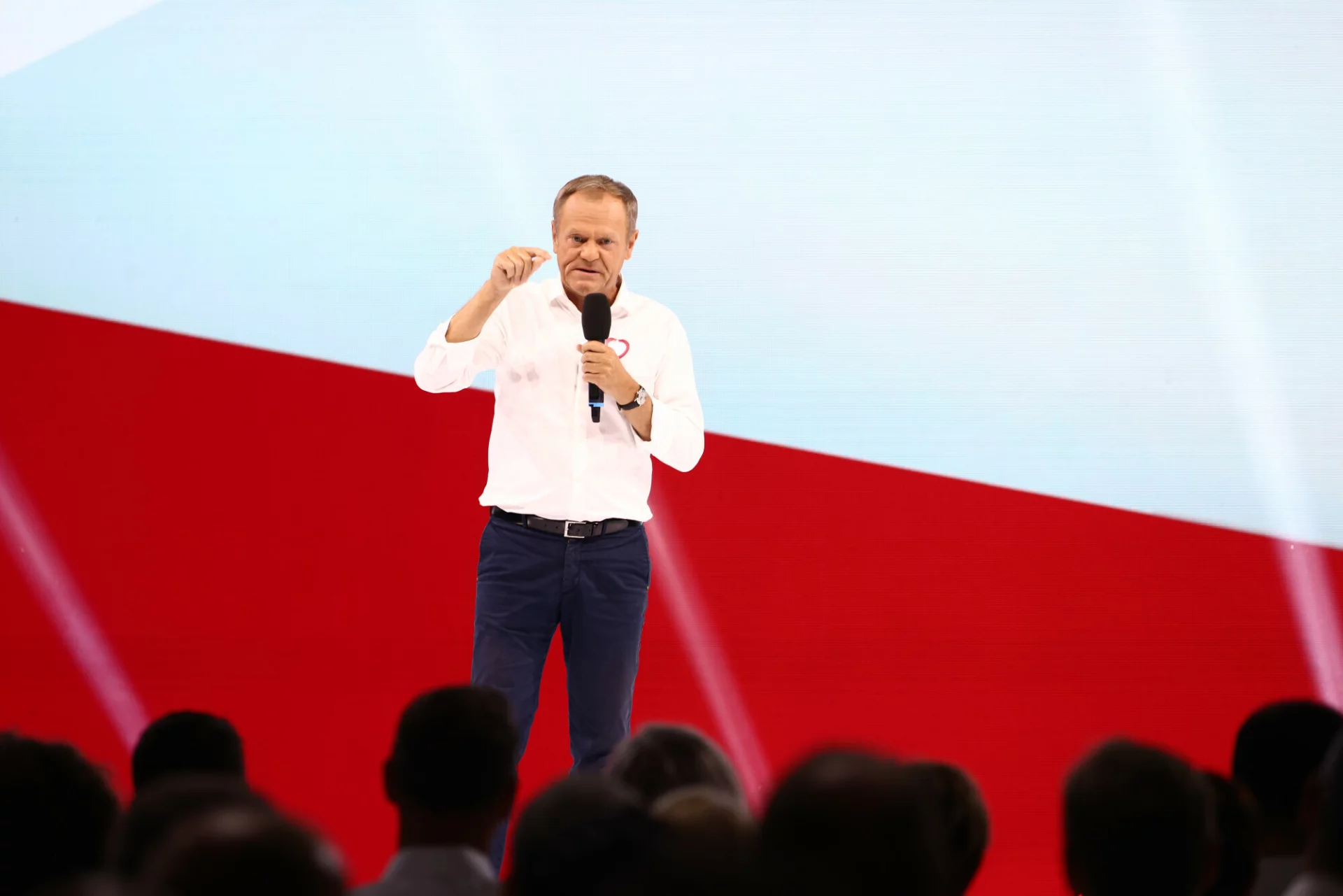 Donald Tusk w Tarnowie przedstawił niektóre ze 100 konkretów, które opozycja ma zamiar zrealizować po wygranych wyborach.