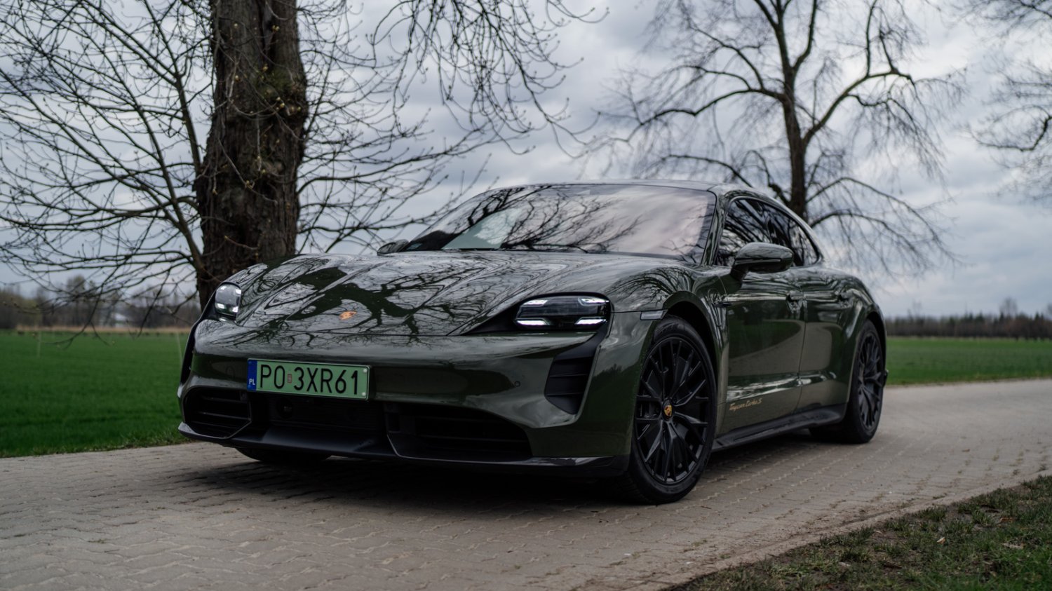 Porsche Taycan Turbo S Sport Turismo to elektryczne i bardzo szybkie kombi.