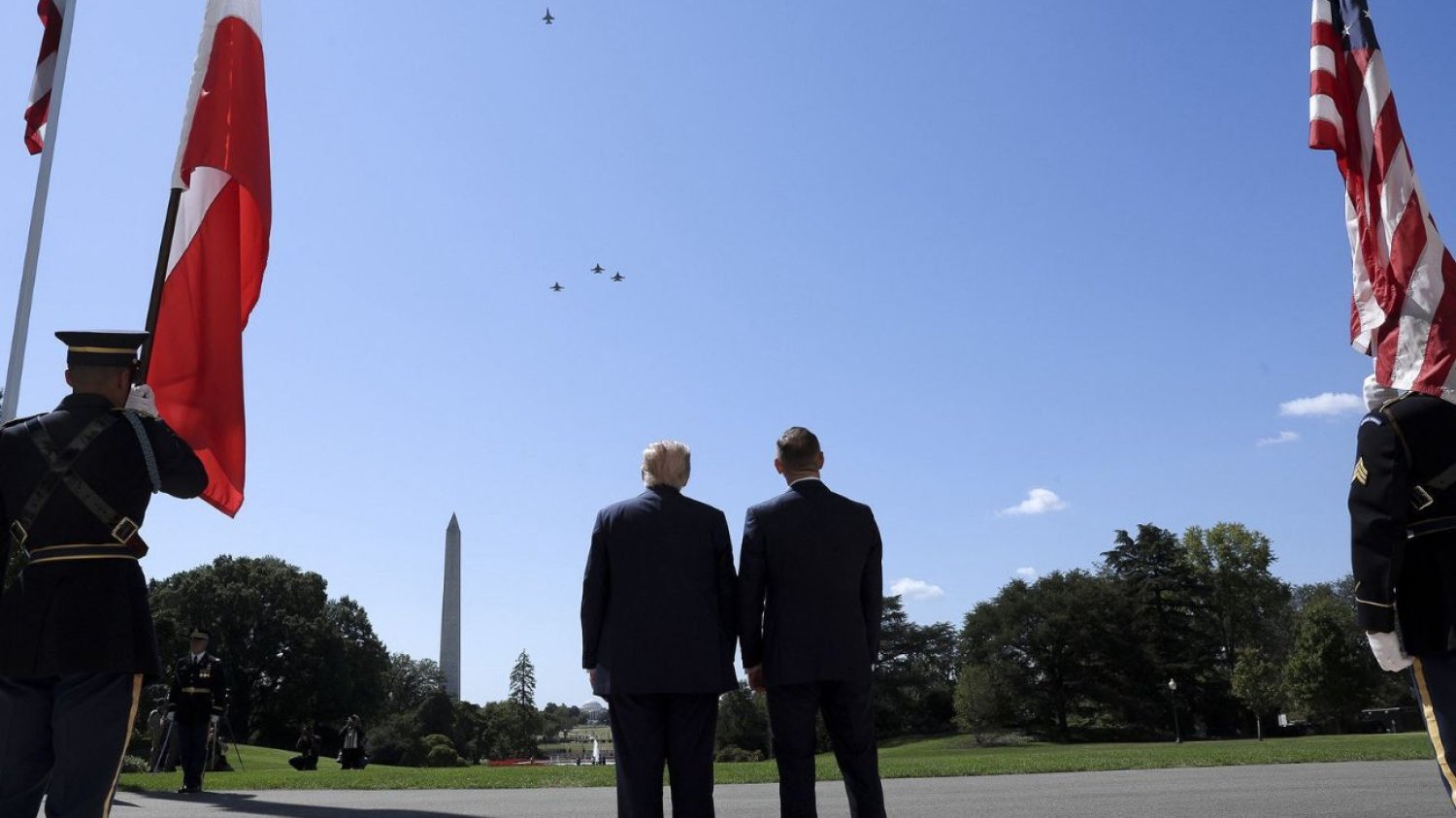 Myśliwce podczas wizyty Nawrockiego w USA. Tak uhonorowali polskiego pilota