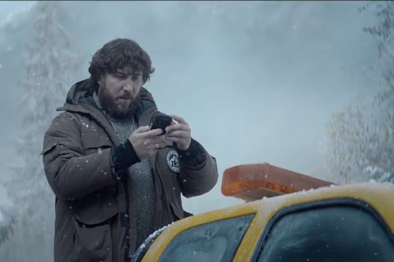 W najnowszej kampanii świątecznej operator T-Mobile podkreśla, jak ważna w okresie świątecznym jest możliwość kontaktu z najbliższymi