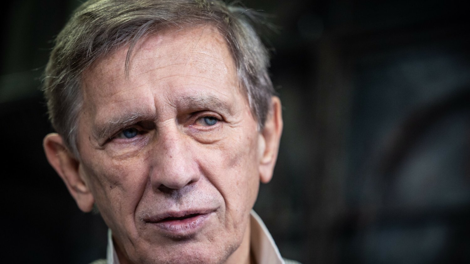 Jan Englert miał lecieć do Smoleńska, ale w ostatniej chwili zrezygnował.