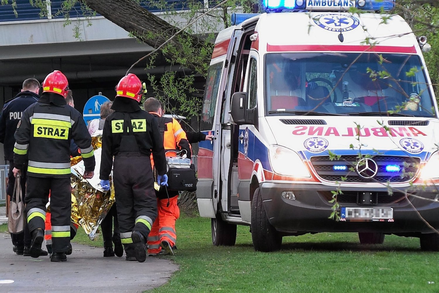 Wpis tego ratownika medycznego sprawia, że inaczej spojrzysz na ekipę karetki. W jego opisie nie ma patosu, mówienia o zawodowej misji. A i tak na plecach czujesz ciary, a w sercu – podziw.