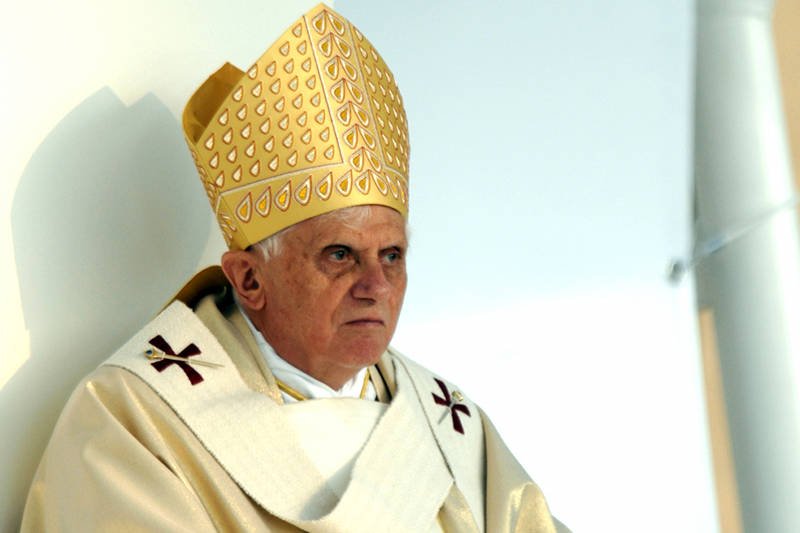 "Można odnieść wrażenie, że Benedykt XVI wbrew swej woli wpływa na Franciszka"