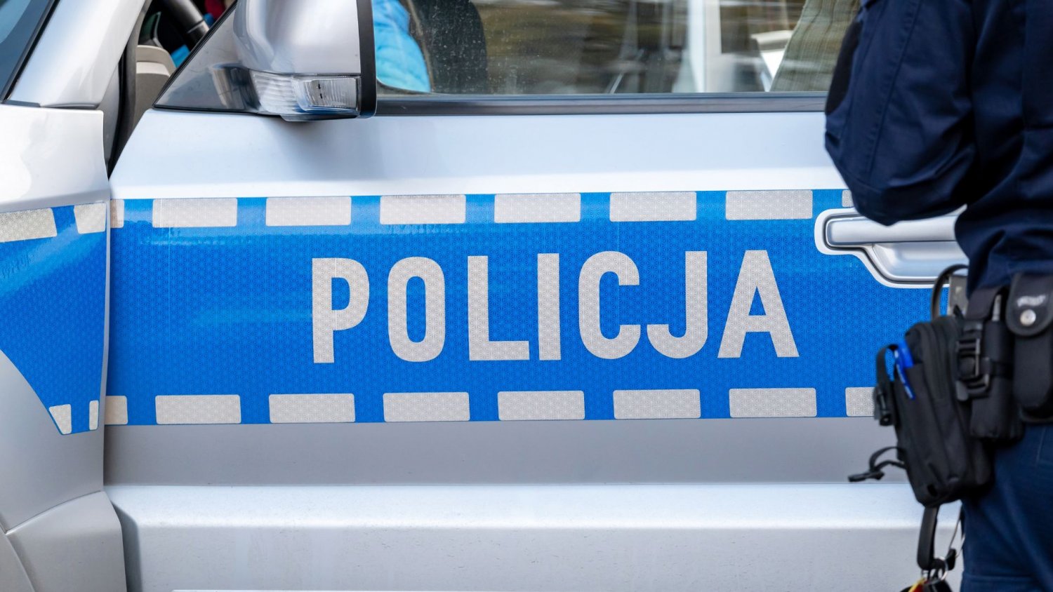 Wołomin w traumie. 2 ciała w bloku przy ul. Mieszka I, podejrzenie padło na 19-latka