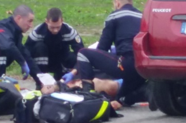 Nieznany mężczyzna chciał wjechać w meczet