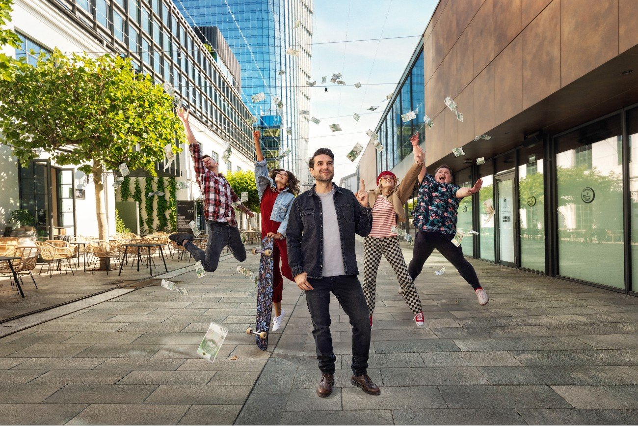 Co trzeba zrobić, aby wygrać w loterii “Moc wygrywania”? Właściwie niewiele, wystarczy …  korzystać z promowanych aktywności i wcale nie mówimy o skomplikowanych operacjach finansowych. Co zrobić, aby wygrać nagrodę z puli wartej 1,5 mln zł?