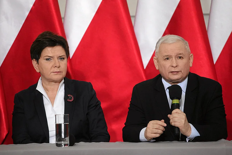 Od dawna spekulowano o poważnej rekonstrukcji rządu, a nawet zastąpieniu Beaty Szydło przez Jarosława Kaczyńskiego. Teraz PiS twierdzi, że zmiany personalne będą niewielkie.