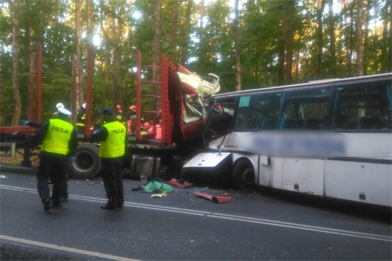 Krajowa "szesnastka" znowu na ustach całej Polski. Tym razem po śmiertelnym wypadku na odcinku Olsztyn - Ostróda. Zginęły w nim dwie osoby.