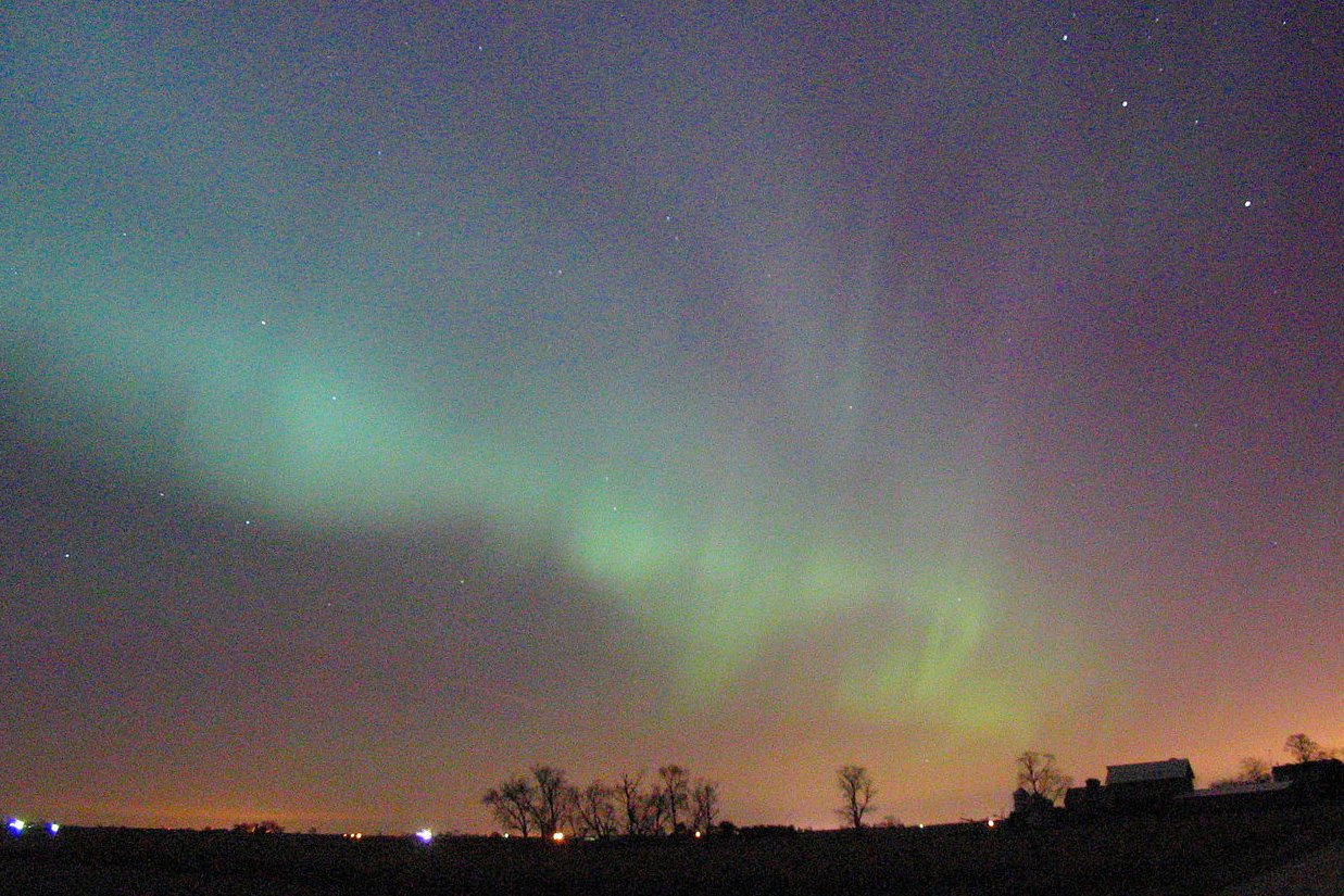 Zorza jest bardzo rzadko widoczna w Polsce.