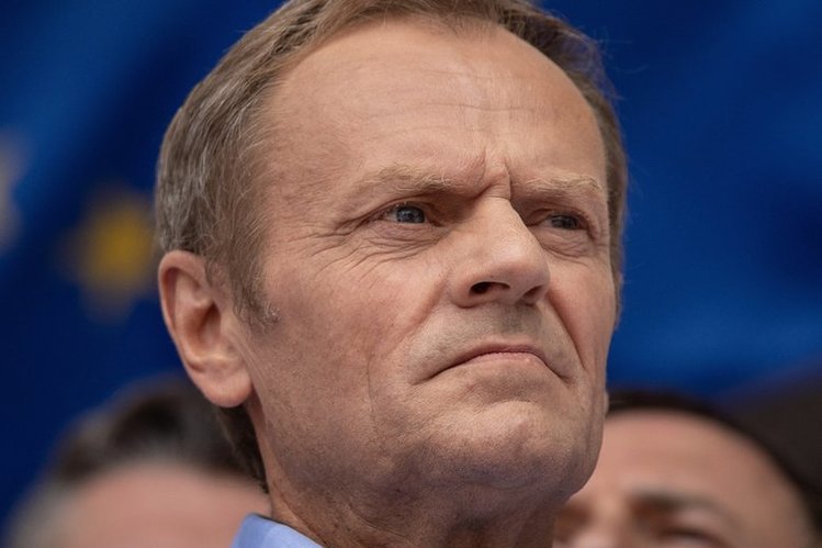 Donald Tusk wytłumaczył, o co mu chodziło z "wypierpolem".