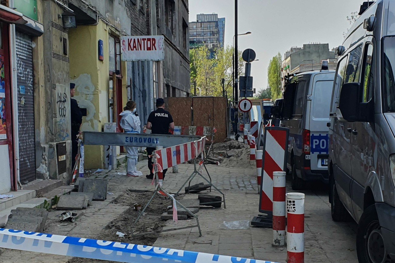 Cztery ciała przy Grzybowskiej 71 w Warszawie. Byliśmy na miejscu
