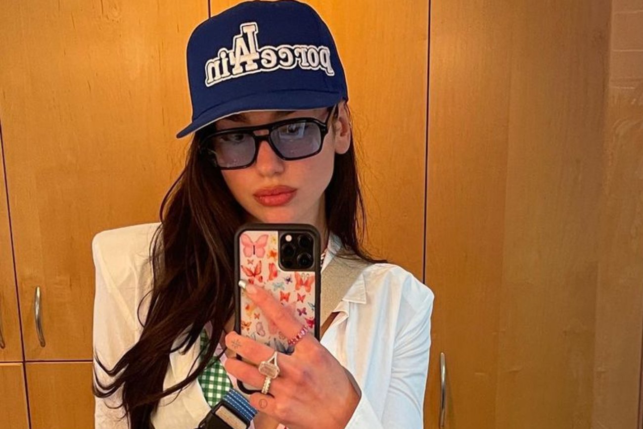 Dua Lipa pozwana za udostępnienie zdjęcia ze sobą. Firma żąda dużego odszkodowania