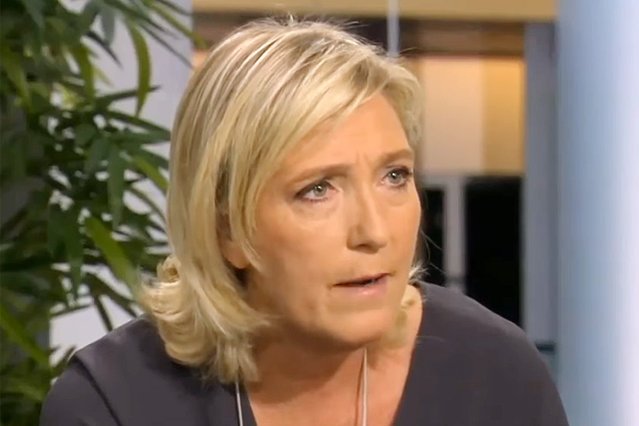 Z informacji "Le Soir" wynika, że Marine Le Pen przegrywa z Emmanuelem Macronem w wyborach prezydenckich we Francji.