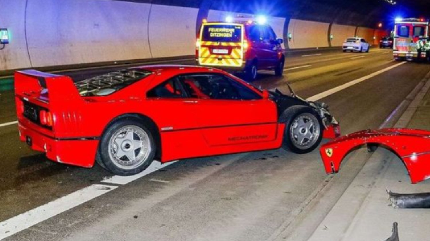 Kultowe Ferrari F40 roztrzaskało się w tunelu w Niemczech.