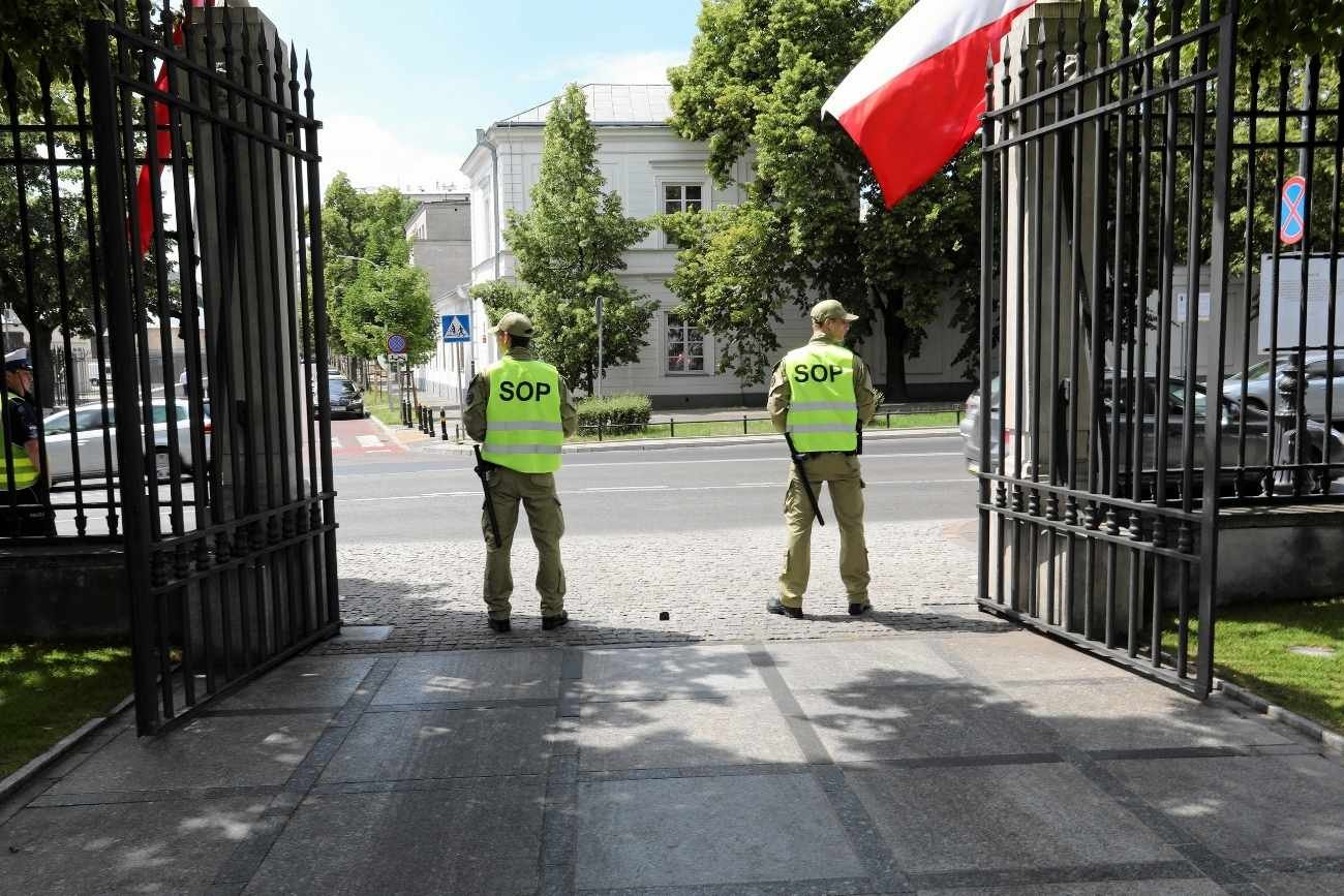 Dron nad rządowymi budynkami. Jest reakcja MSWiA