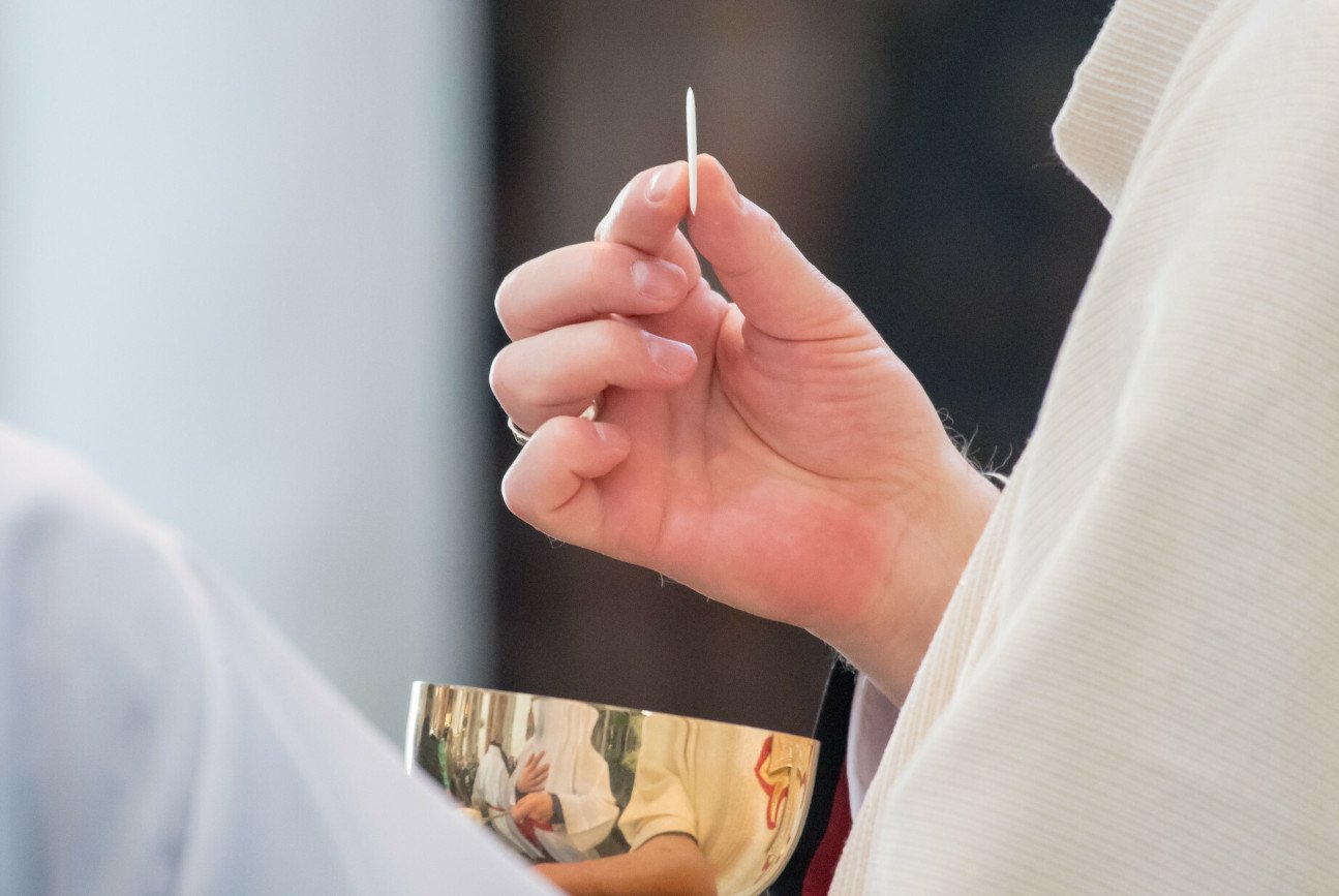 Kobiety dopuszczone do posługi lektora i akolity. Dekret Episkopatu Polski.