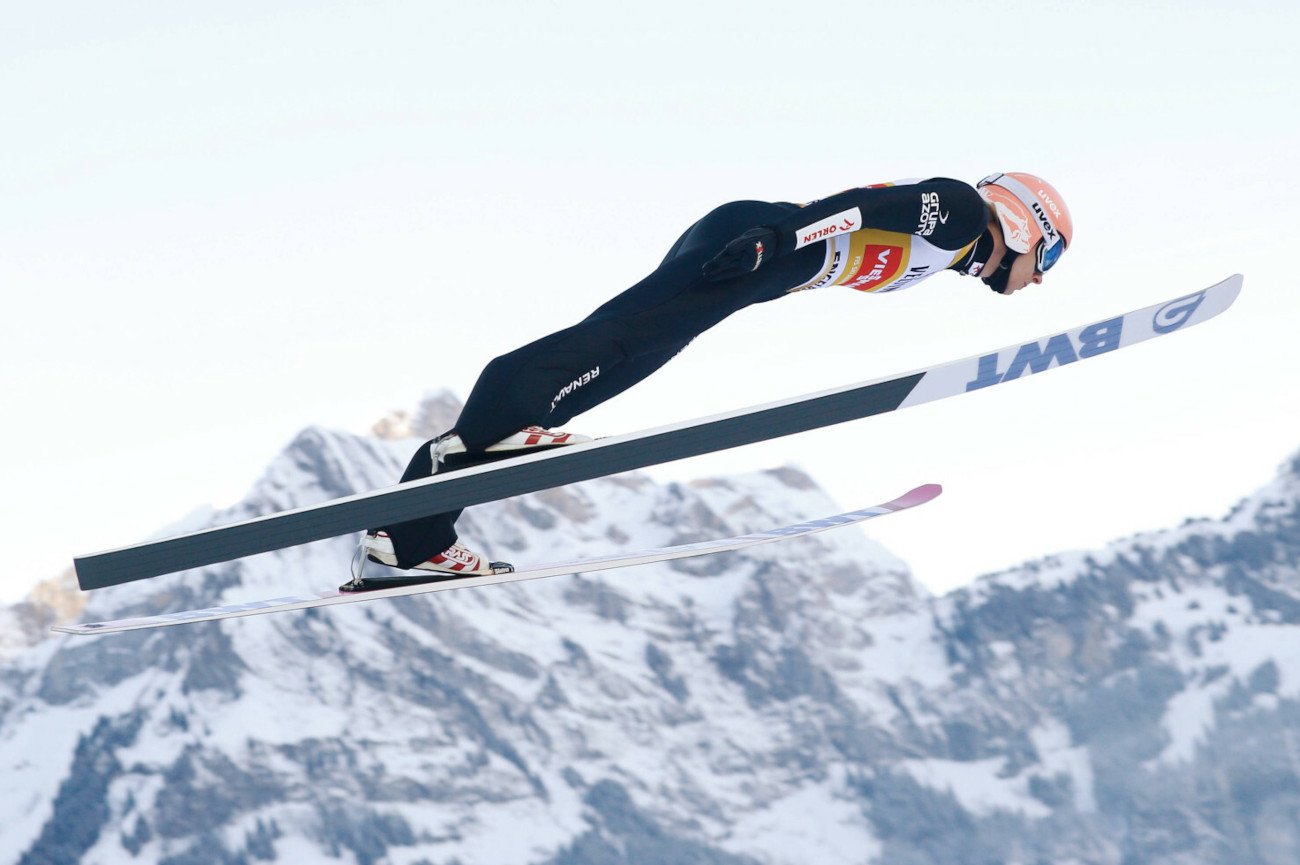 Dawid Kubacki był drugi i pierwszy podczas dwóch serii próbnych przed środowymi kwalifikacjami.