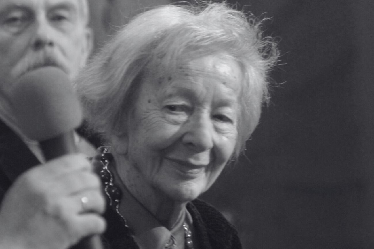 To wzbudza ciarki żenady. Zastąpili dziennikarzy botami AI, a te zrobiły wywiad ze zmarłą Noblistką