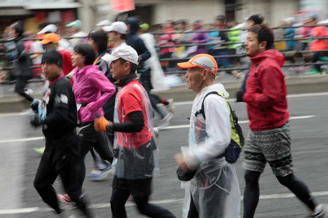 Każdego roku w Tokio biegnie ponad 36 tysięcy zawodników.