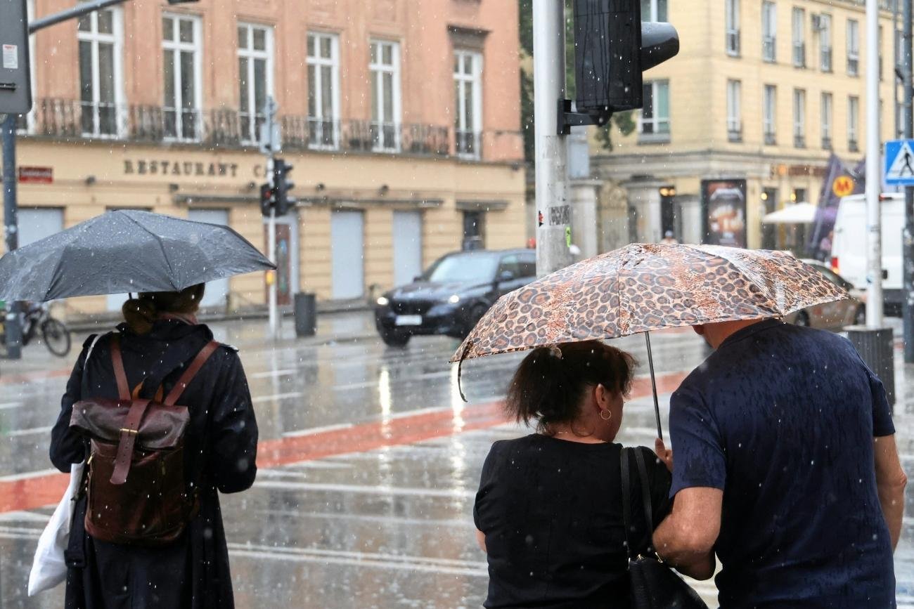 Czarne chmury nad Polską. W tych rejonach podczas burz ma być najgroźniej
