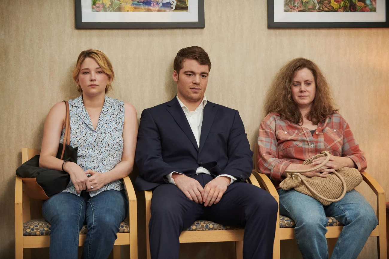 Haley Bennett, Gabriel Basso i Amy Adams w filmie "Elegia dla bidoków"