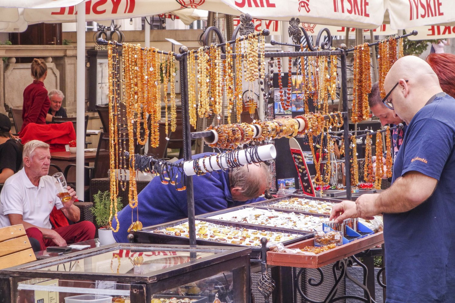 Przemyt bursztynu do Polski kwitnie.