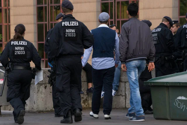Mieszkanka Lipska została zgwałcona w miejskim parku. Miejscowa policja zasugerowała, że kobiety, by uniknąć aktów przemocy, powinny biegać parami.