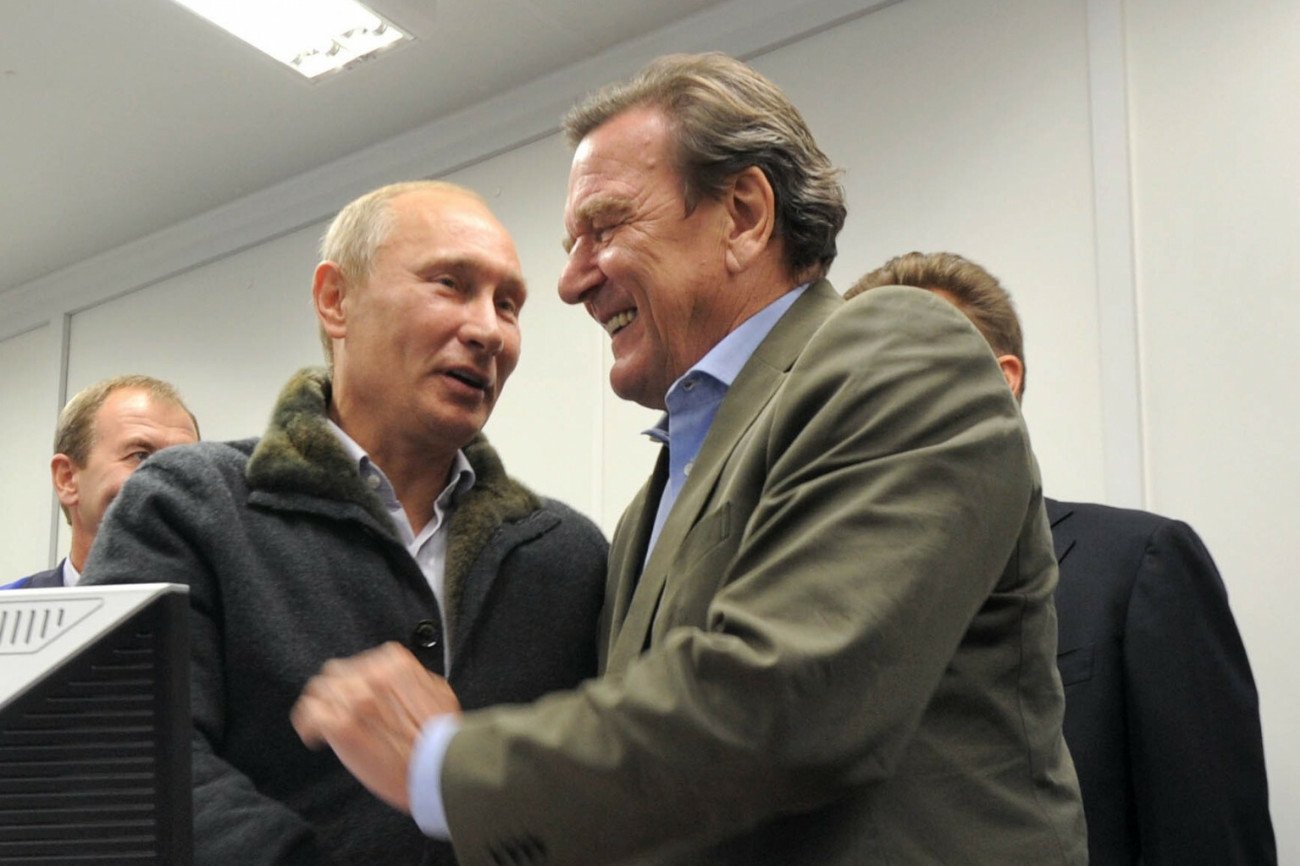 Władimir Putin i Gerhard Schroeder na spotkaniu spółki Nord Stream.
