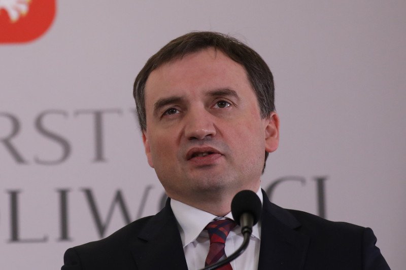 Jak donosi "Newsweek", nowy ochroniarz Zbigniewa Ziobro miał powiązania ze światem przestępczym.