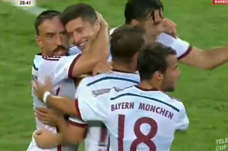 Robert Lewandowski w meczu z Borussią Monchengladbach strzelił genialną bramkę, która zachwyciła niemiecką prasę