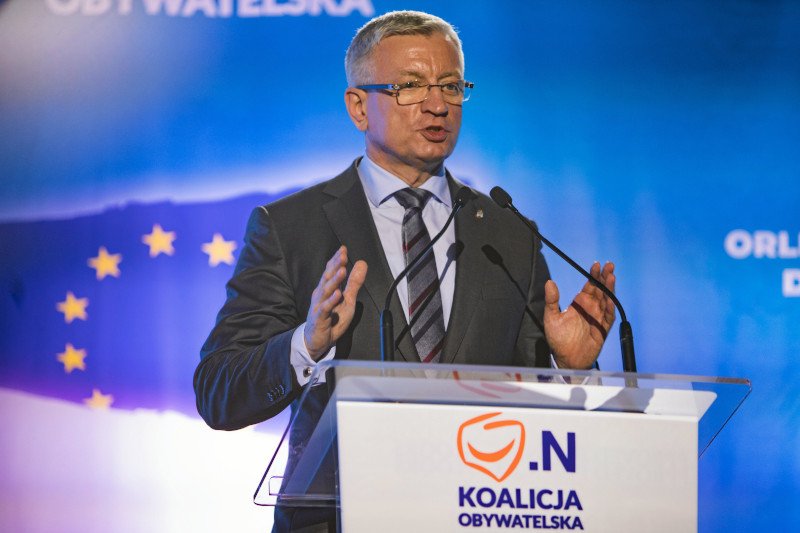 Jacek Jaśkowiak zmierzy się w prawyborach z Małgorzatą Kidawą-Błońską. Jednak na wizerunku kandydata na prezydenta widnieje duża rysa.