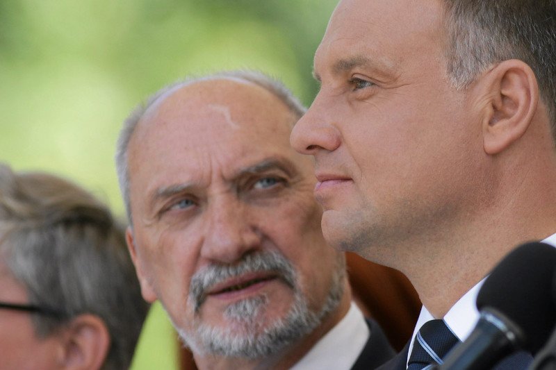 Antoni Macierewicz wycofa wnioski o awanse generalskie. Taki komunikat podało na stronie Ministerstwo Obrony Narodowej.