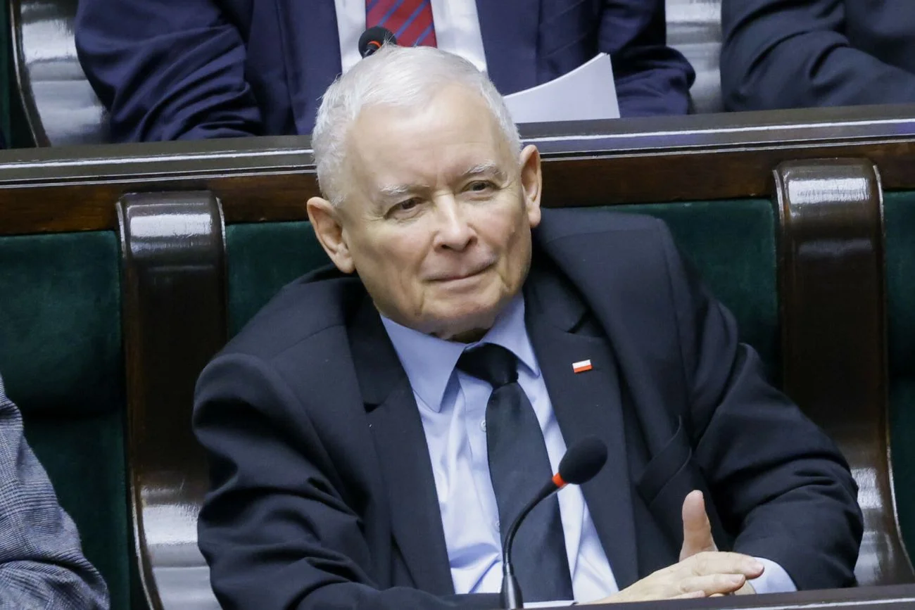 Awantura po wpisie Kaczyńskiego. Politycy w sieci "Arogancja, kpina". Awantura w sieci po wpisie Kaczyńskiego. Politycy ostro odpowiedzieli.