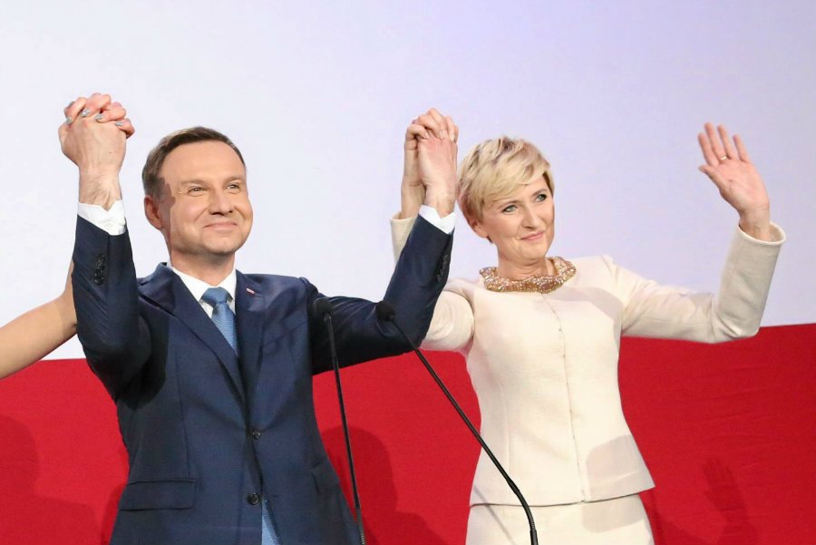 Andrzej Duda nieoczekiwanie dla wielu komentatorów wygrał wybory prezydenckie z Bronisławem Komorowskim.
