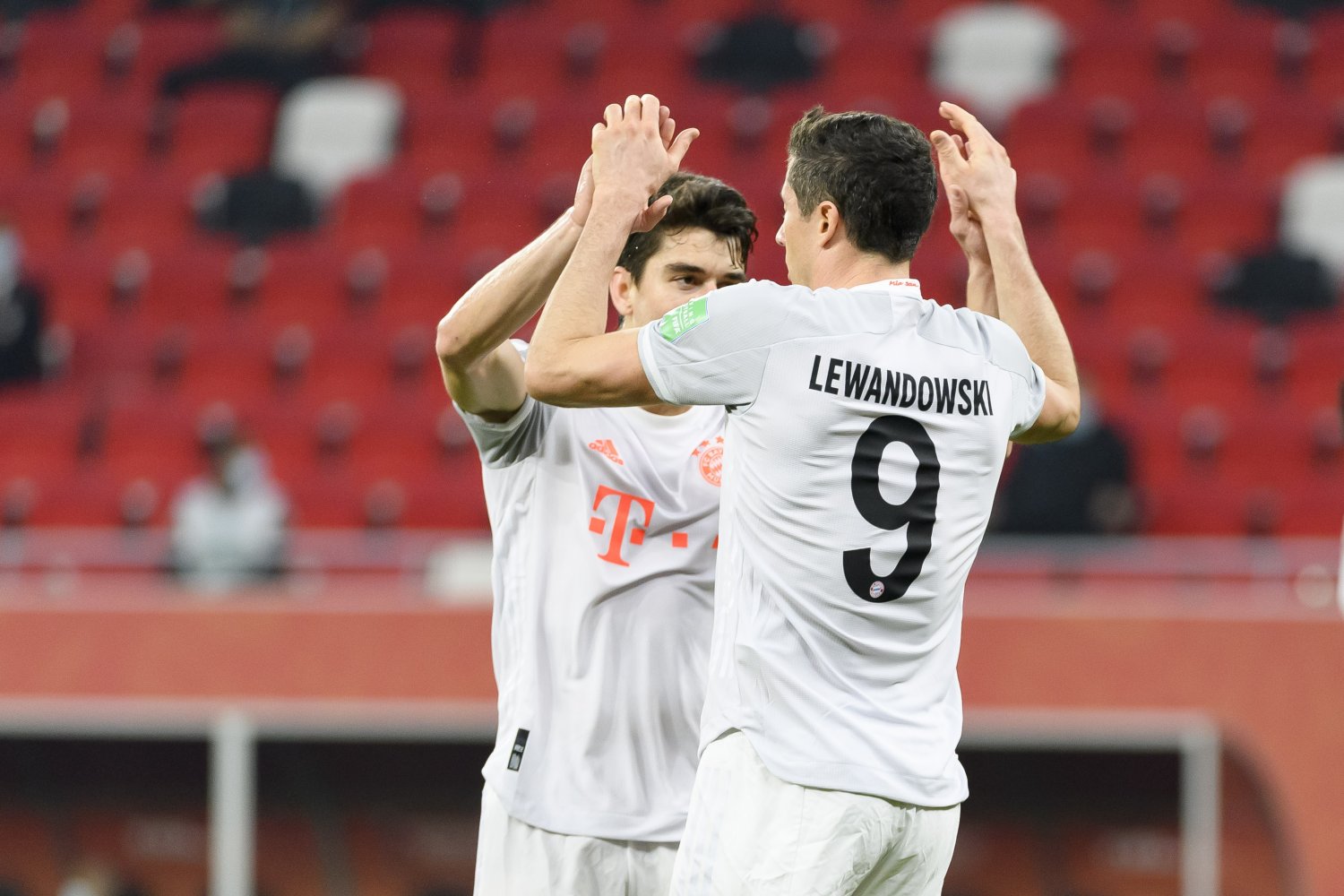Dwa gole Roberta Lewandowskiego dały Bayernowi Monachium awans do finału KMŚ