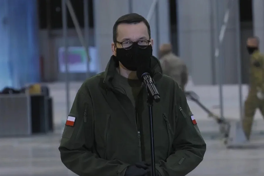Mateusz Morawiecki odwiedził budowę szpitala tymczasowego w Katowicach