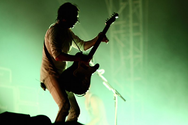 [url=http://www.shutterstock.com/dl2_lim.mhtml?src=ZXZwp2B7UidYAjua0rv-Tw-1-6&image_format=jpg&size=small&chosen_subscription=1&method=download&id=57554770&code=8518&from_redirect=1]Koncert Placebo[/url] dzieli polskich fanów.