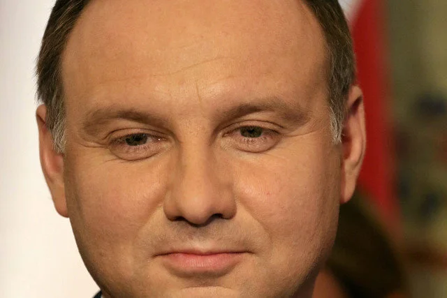 "Nie możemy przymykać oczu na krwawe pieniądze, które krążą po świecie".
