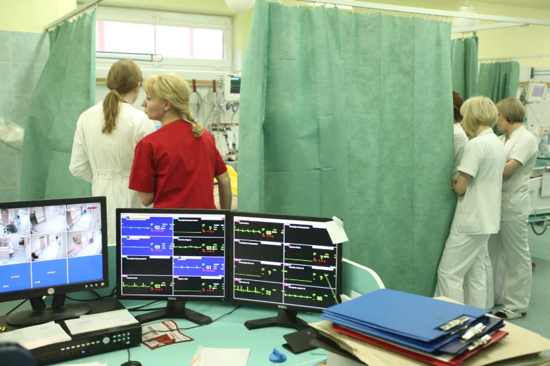 Co widzą lekarze i pielęgniarki w szpitalnej izbie przyjęć. O tym jest ''Twoje życie w moich rękach'', dostępna już w księgarniach książka specjalizującej się w tematyce społecznej dziennikarki Katarzyny Skrzydłowskiej-Kalukin