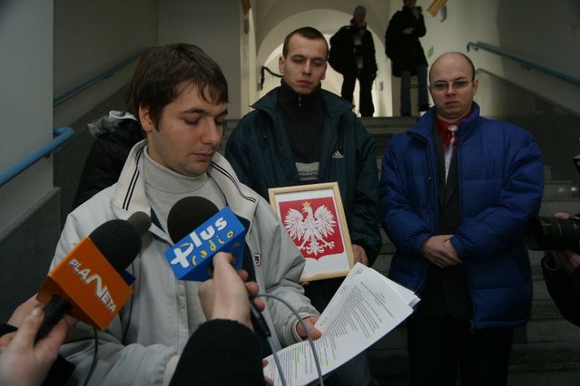 Bloger Galopujący Major tłumaczy, że problemem jest "mentalne dresiarstwo" Patryka Jakiego, a nie to, gdzie mieszkał.