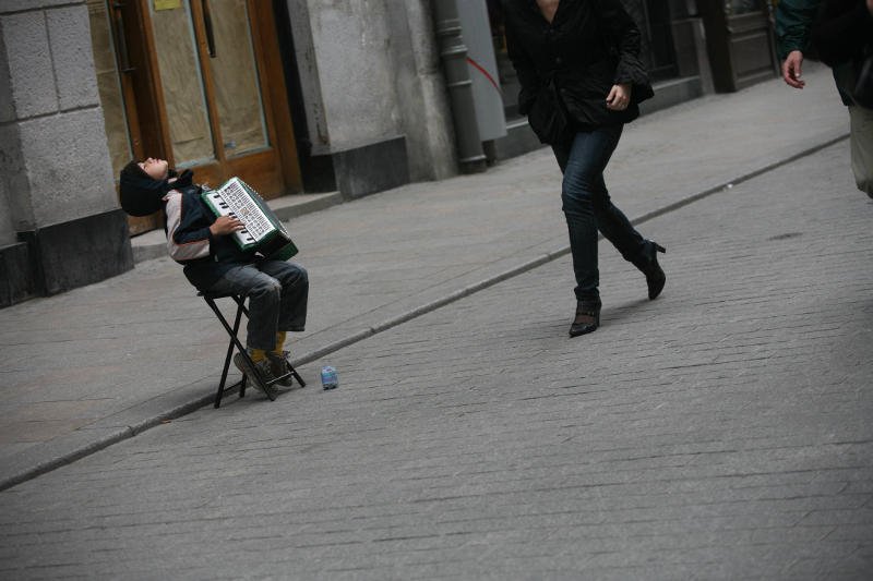 Po wakacjach przepisy zakazujące żebractwa dzieci mają obowiązywać w Berlinie.
