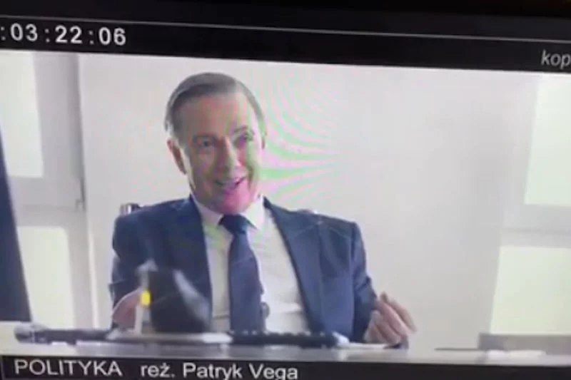 Patryk Vega pokazał nowy zwiastun filmu "Polityka". Tak będzie wyglądał Grzegorz Schetyna.