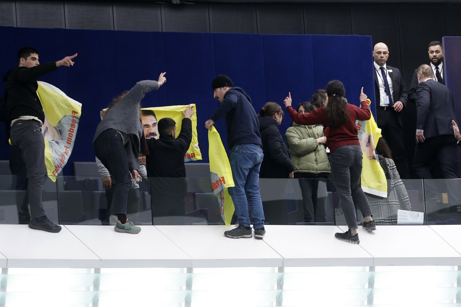 Protest Kurdów w PE.