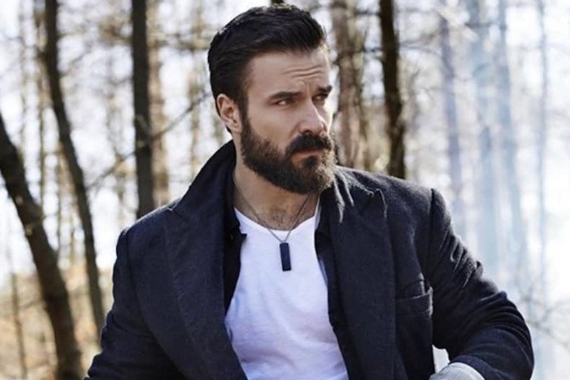 Piotr Stramowski zrugał dziennikarza w czasie konferencji prasowej w Gdyni.