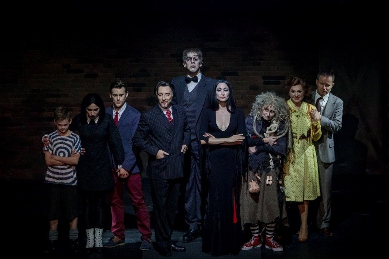 Spektakl Rodzina Addamsów możemy oglądać w warszawskim Teatrze Syrena