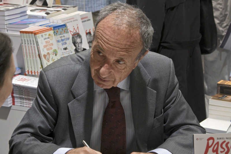 Daniel Passent nazywa Marysię Sokołowską "odmłodzoną wersją Paprykarza".